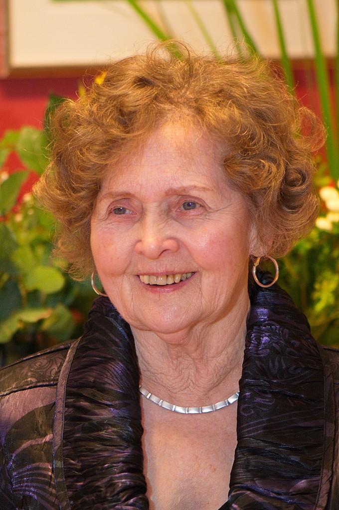 _DSC9109 - Copy.JPG - Tuija 75år (faster)